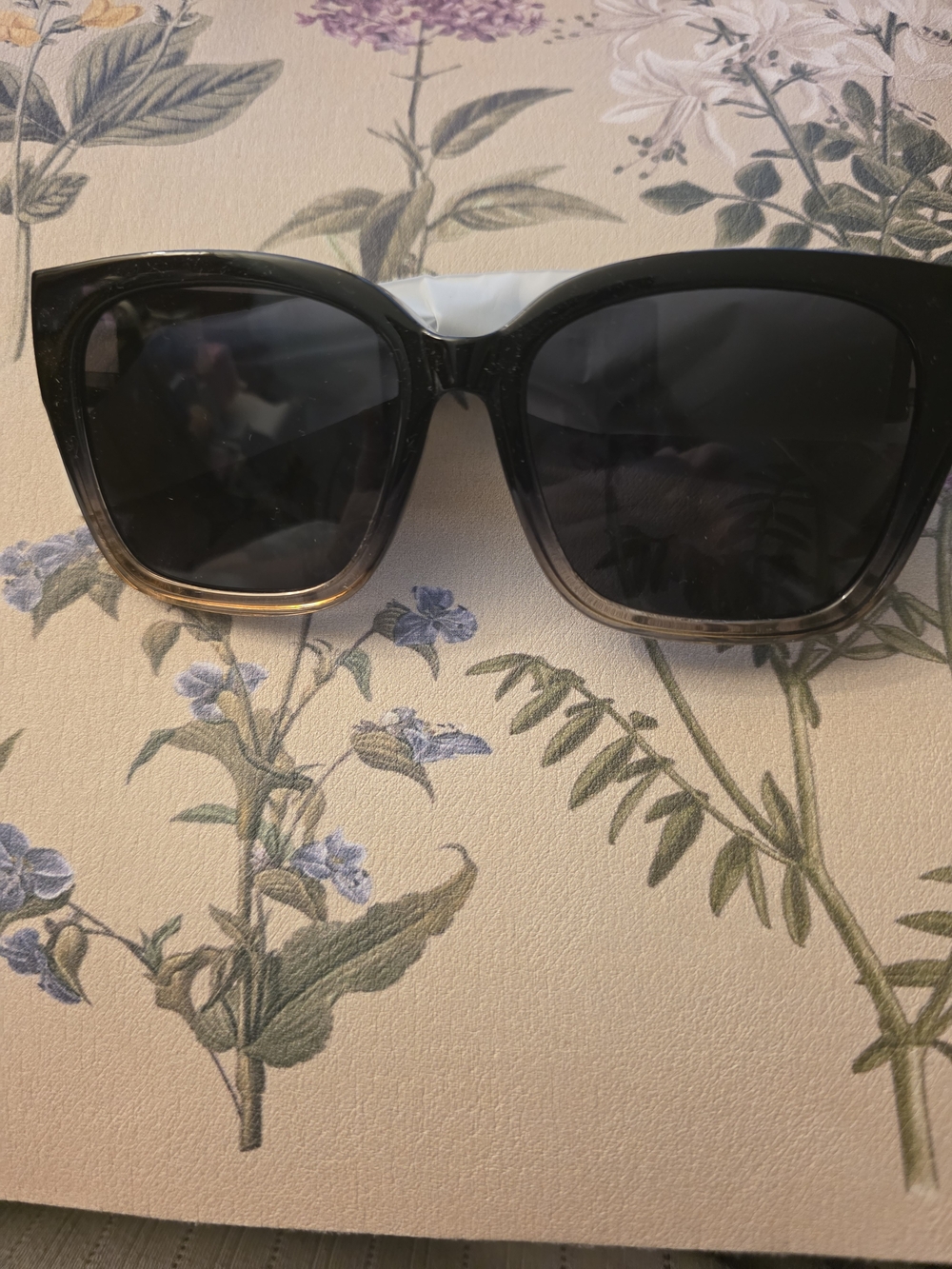Source Unknown Black to Brown Gradient Oversized Women's Sunglasses
